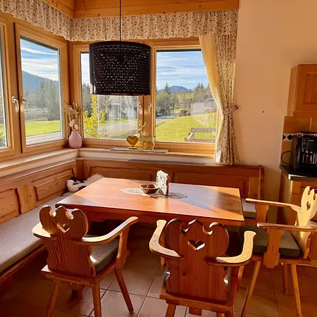 Gipfelruhe-ganzes Ferienhaus mit Sauna, Garten&Spielzimmer- Ramsau am Dachstein *