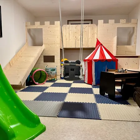 Gipfelruhe-ganzes Mit Sauna, Garten & Spielzimmer-