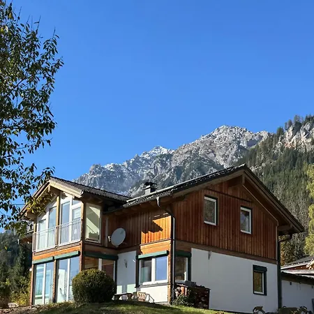 Gipfelruhe-ganzes Ferienhaus mit Sauna, Garten&Spielzimmer- Ramsau am Dachstein *