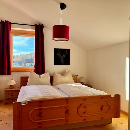 Dom wakacyjny Gipfelruhe-ganzes Mit Sauna, Garten & Spielzimmer-